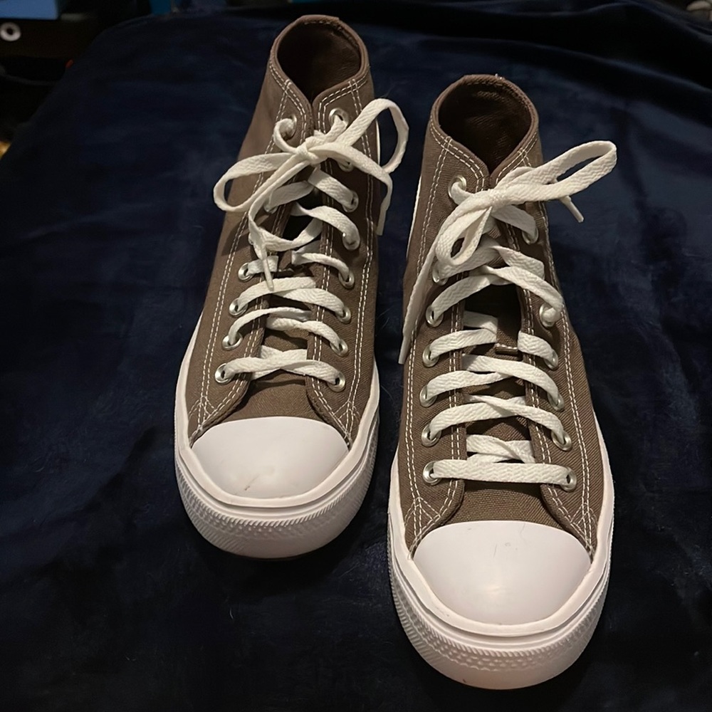 Brown Chuck Taylors all star movement platform converse size 8
